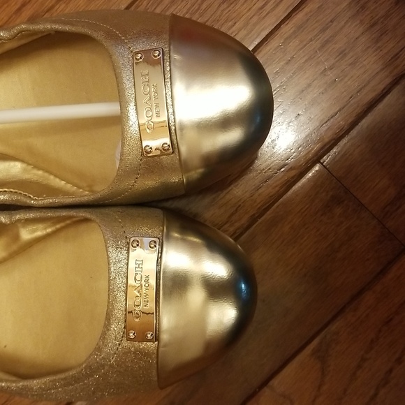 Coach Darsi Flats-  Gold in Size 8.5M - Picture 6 of 10